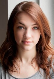 Violett Beane