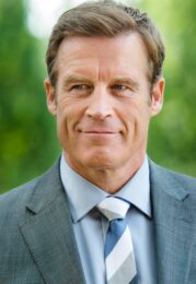 Mark Valley