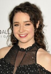 Sarah Steele