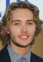 Toby Regbo